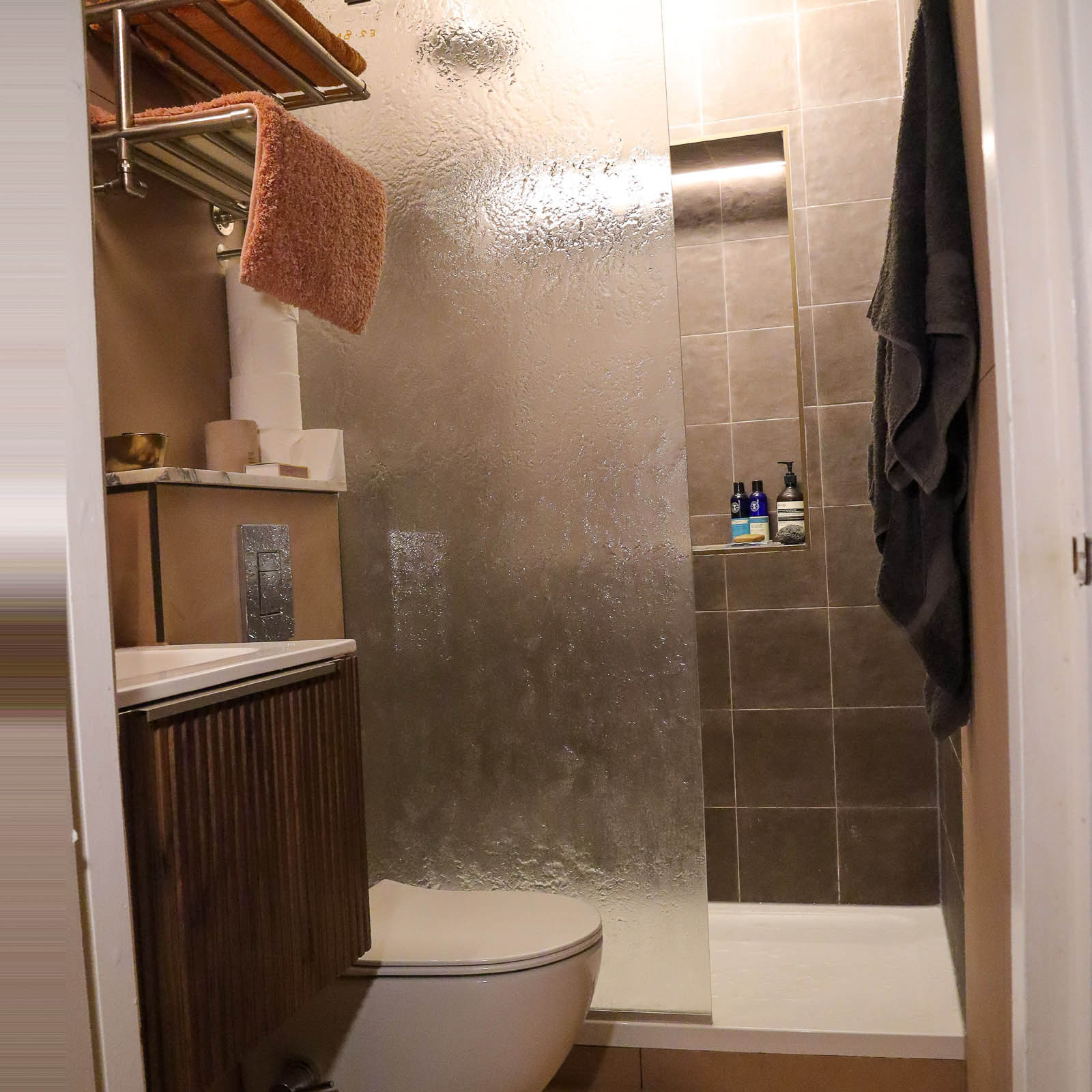Bespoke fitted bathroom, Hackney Road